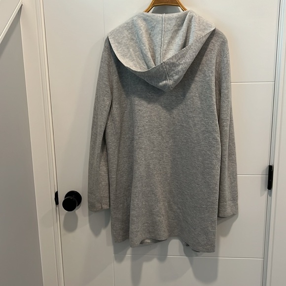 🚩 Twik gray cardigan size large - Picture 8 of 9